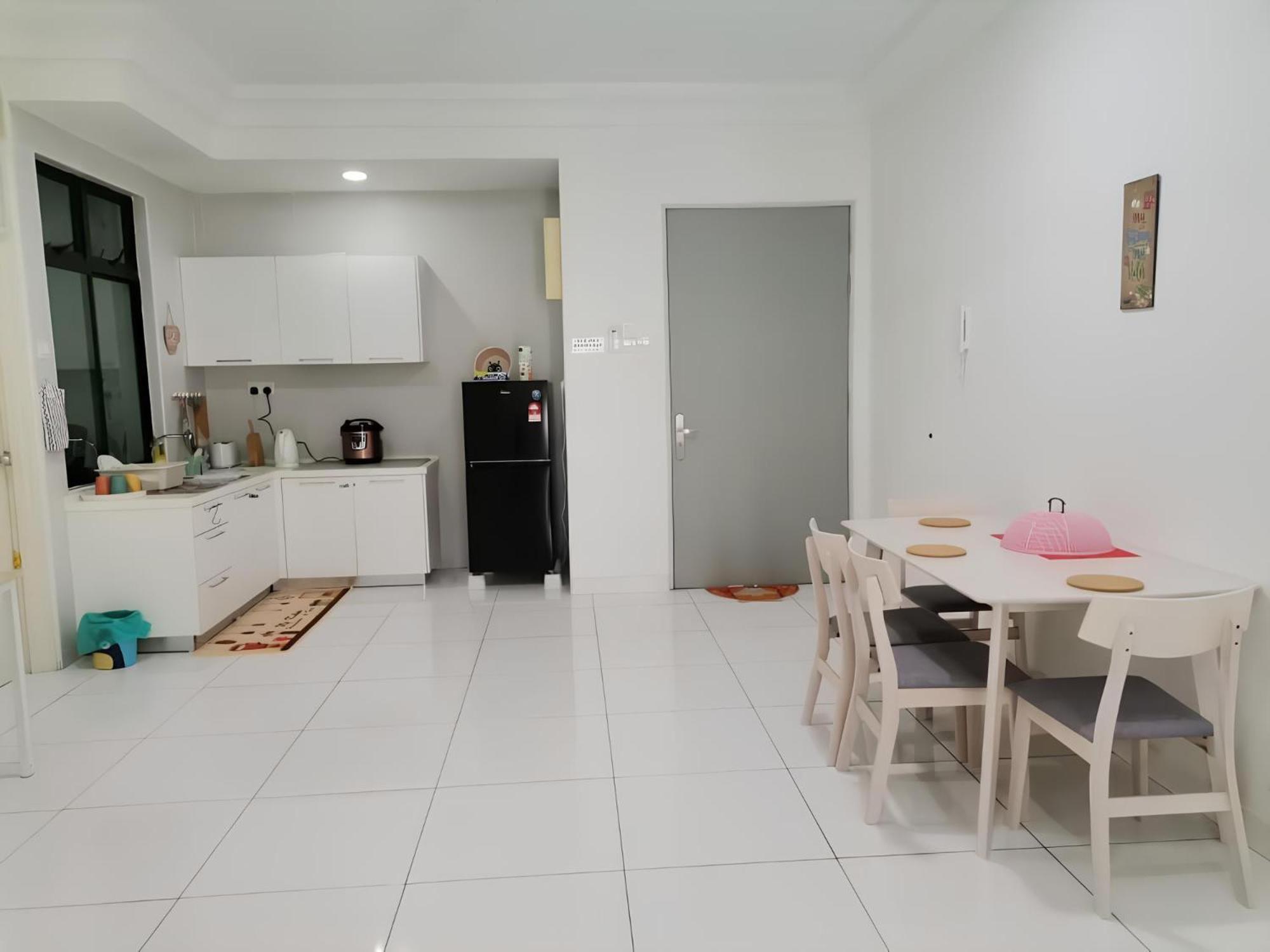 Apartment Paradigm Mall Platino 2br 2free By Natol *
