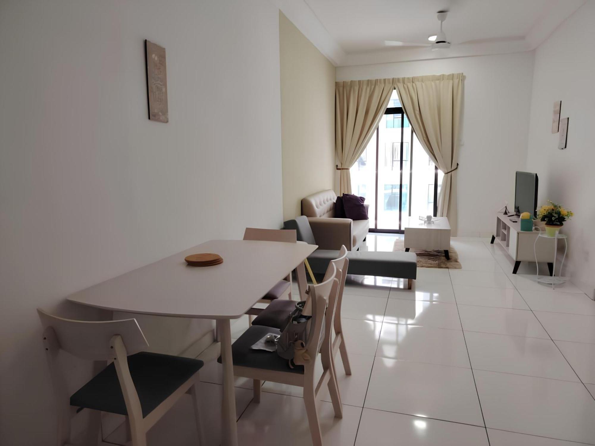 Paradigm Mall Platino 2br 2free By Natol Apartment