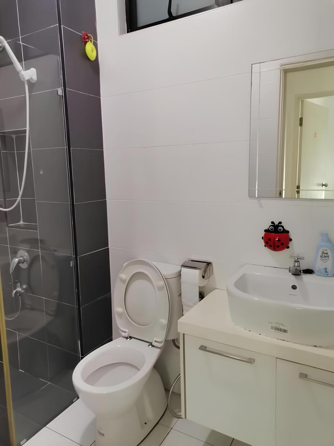 Paradigm Mall Platino 2br 2free By Natol