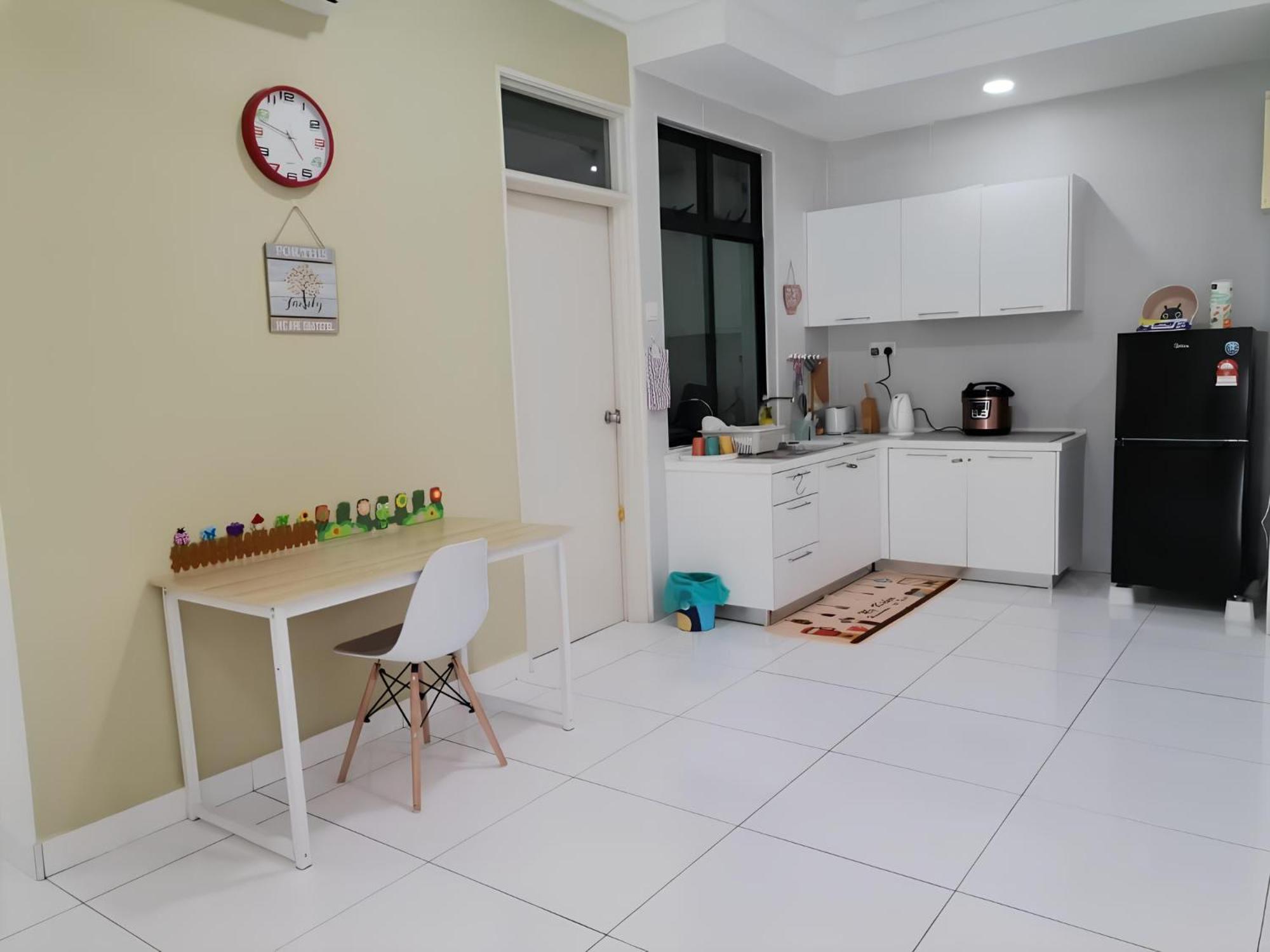 Paradigm Mall Platino 2br 2free By Natol Apartment