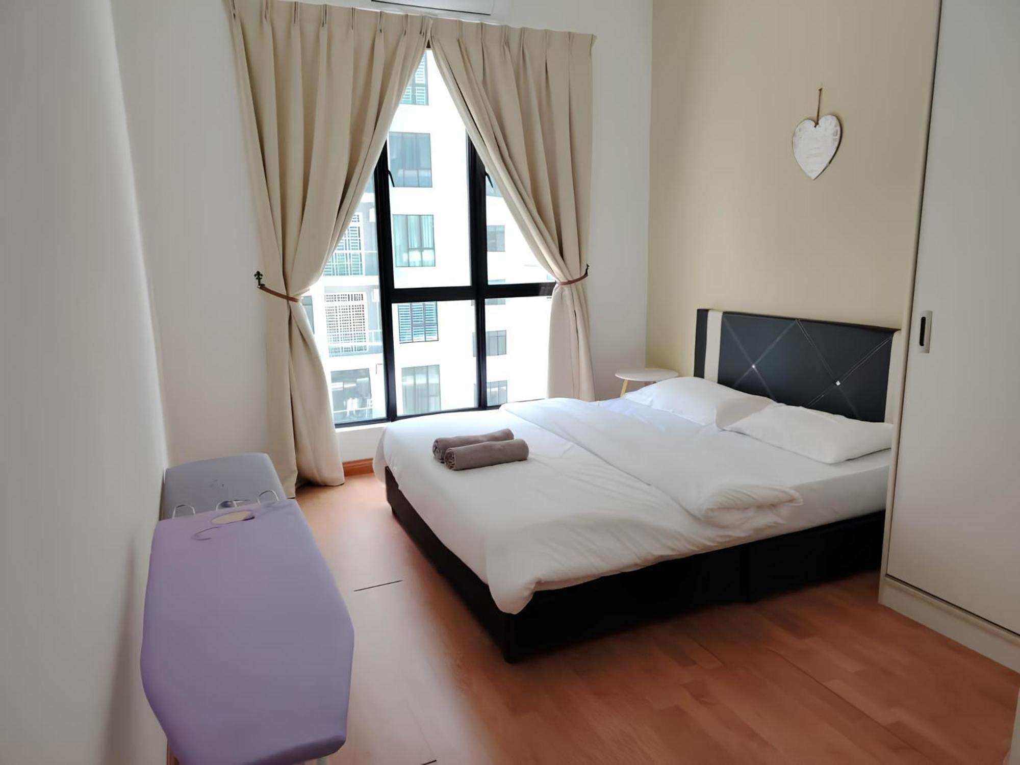 Paradigm Mall Platino 2br 2free By Natol
